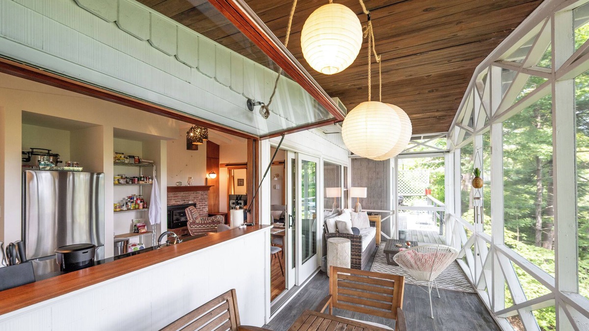 New Fairfield House | Sunrise Bungalow - Lake and Mountains View