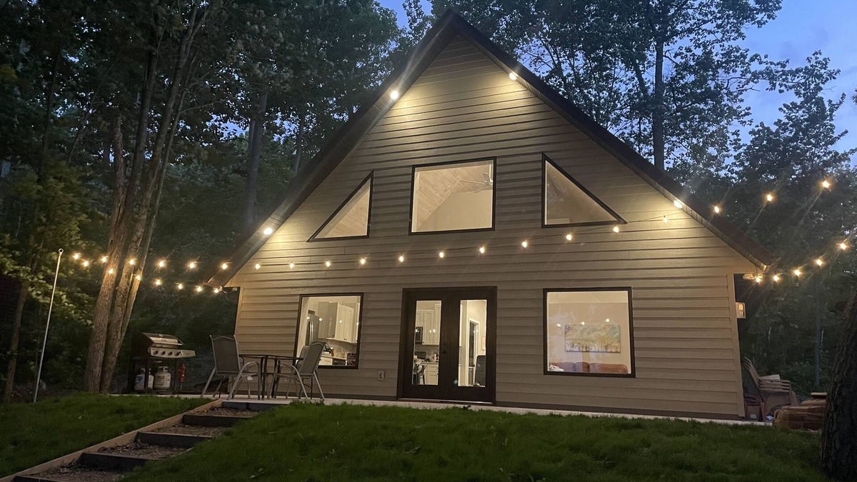 Chetek House | Sunrise Chalet on Potato Lake - Water Front - Dock - Hottub - Game Room