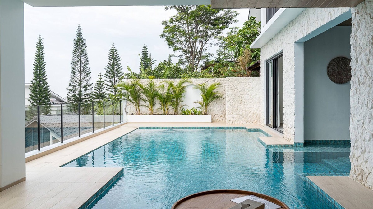 Bandung Villa | Sunrise City View Villa 9 Bedrooms with a Heated Private Swimming Pool