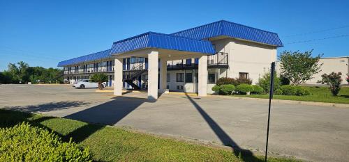 Eastman Hotel | Sunrise Inn