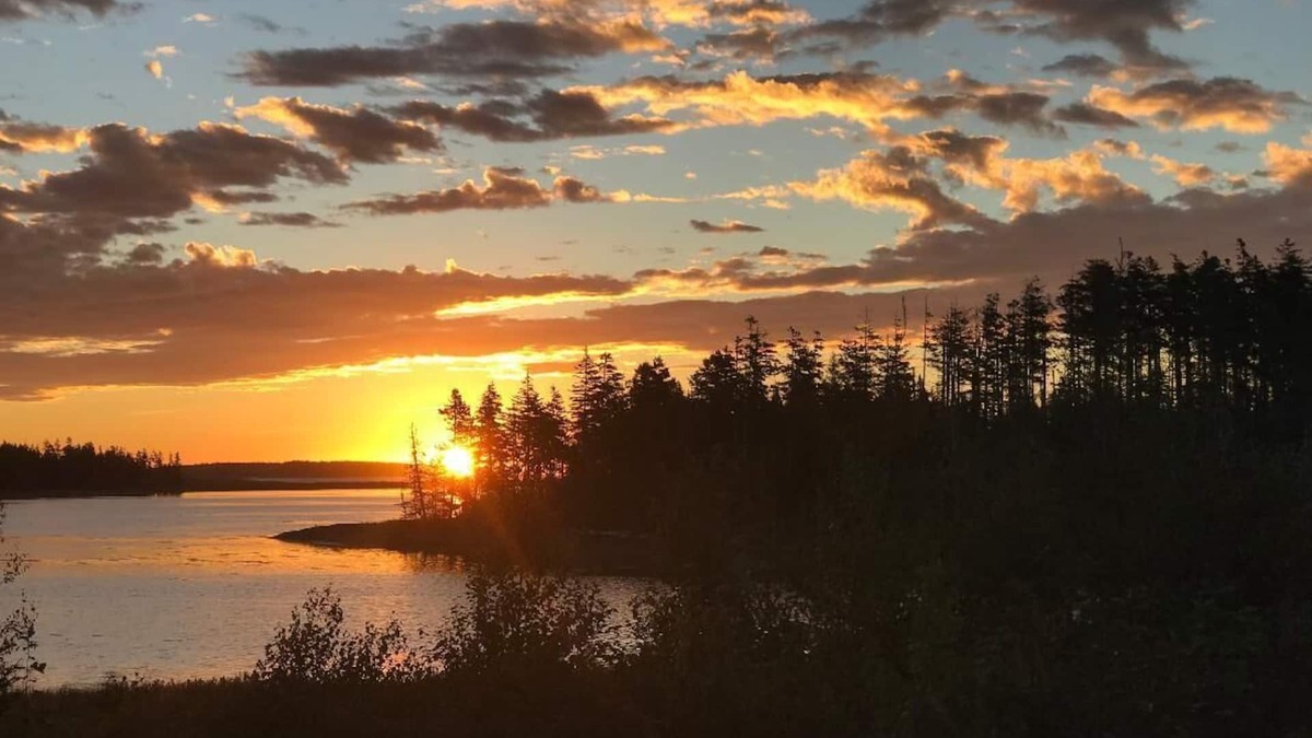 Cranberry Isles House | “Sunrise/Moonrise on the Pool”