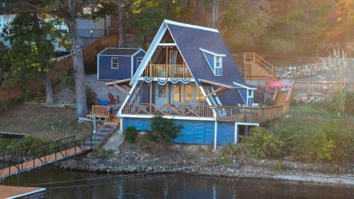 Sunrise Beach House | Sunrise Oasis - Enjoy Lakefront Living