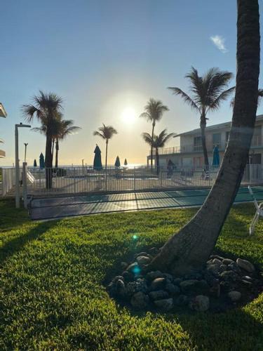 Hillsboro Beach Apartment | Sunrise Ocean Suites