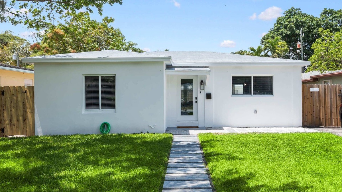 Lake Ridge House | Sunrise Palms - 10 Min to Beach!