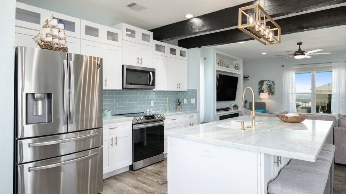 Crystal Beach House | Sunrise Paradise 3 Bedroom Home by RedAwning