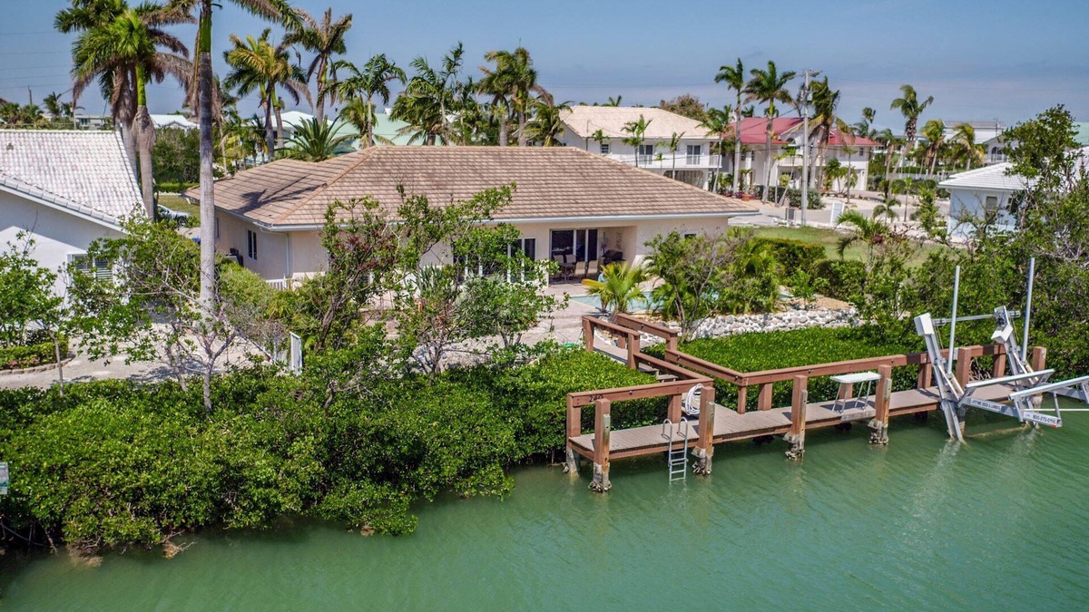 Coury House | Sunrise Retreat 3bed/2bath | 3 Bed, 2 Bath