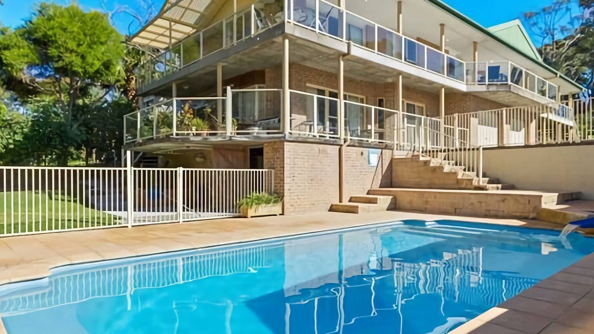 Mossy Point House | Sunrise Road Everything at your fingertips
