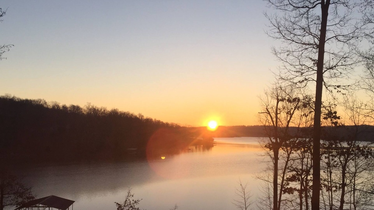 Cadiz House | 'Sunrise Serenity' Luxury Lake House Lake Barkley