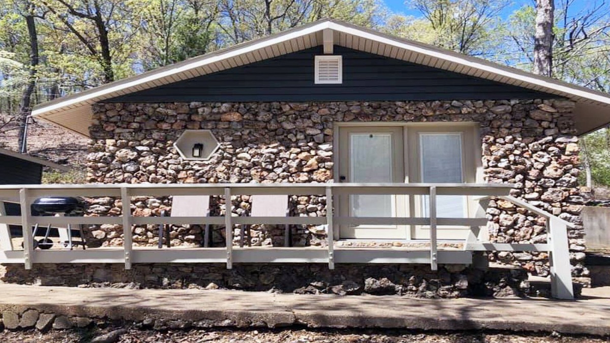 Sunrise Beach House | Sunrise Shores Cabin #2 Lake Front with a POOL!