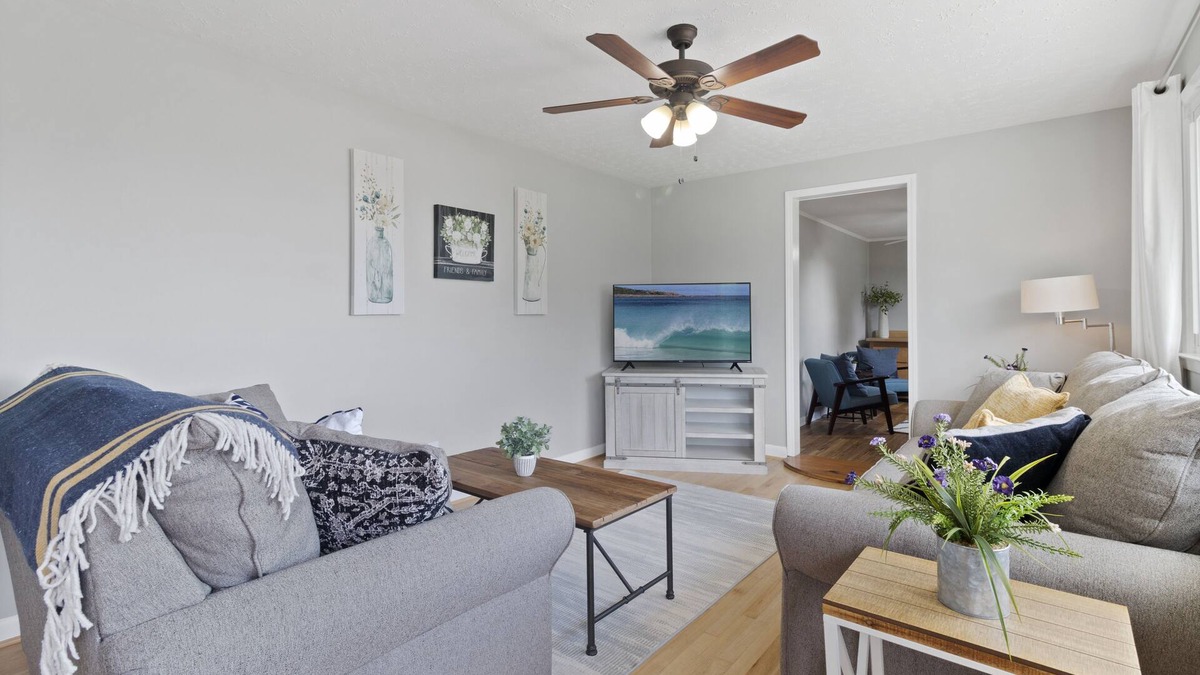 Jacksonville House | Sunrise@Sunset- 4BR/2BA home, with gameroom, large backyard & covered back porch