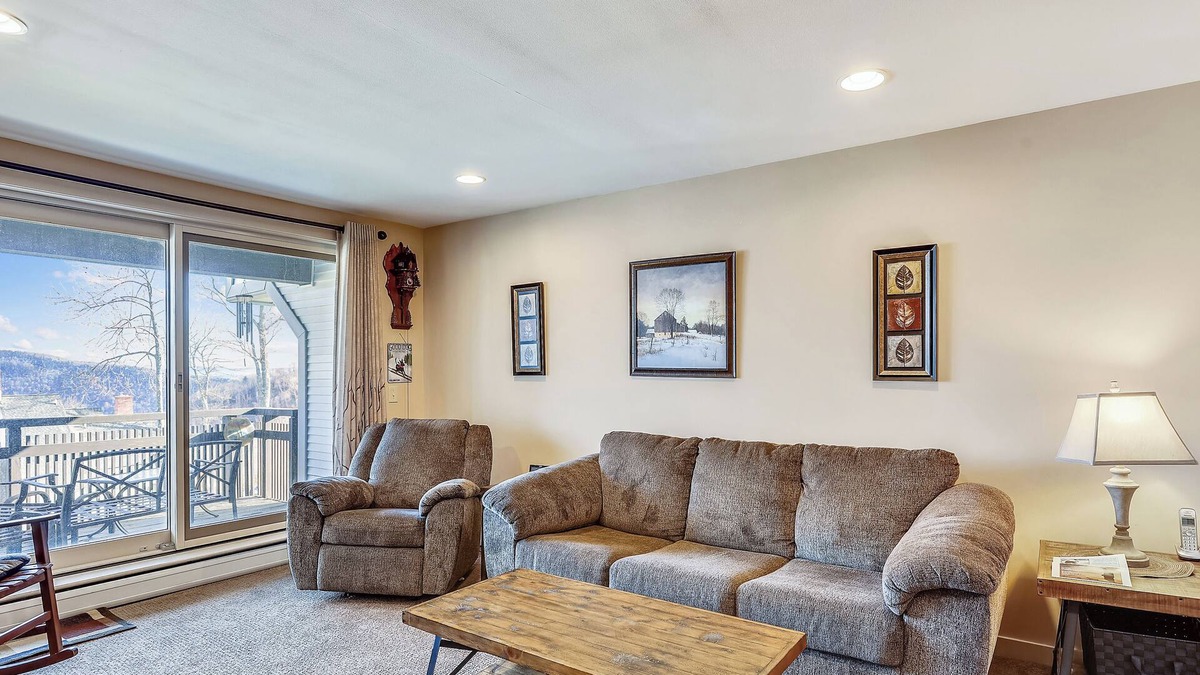 Central Vermont- Killington Condo | Sunrise Timberline I7 Quaint 2 bedroom Sunrise Timberline I7 Ski to/from. Pets welcome