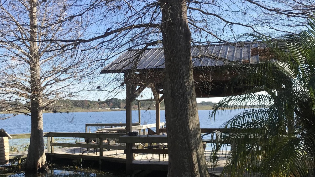 Tavares House | Sunrise to Sunset on private 900 sq ft dock with BBQ!