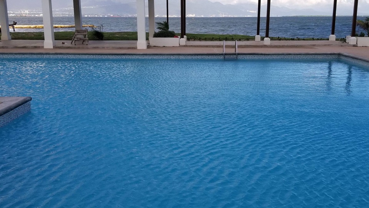 Portmore Villa | Sunrise Villa On The Beach
