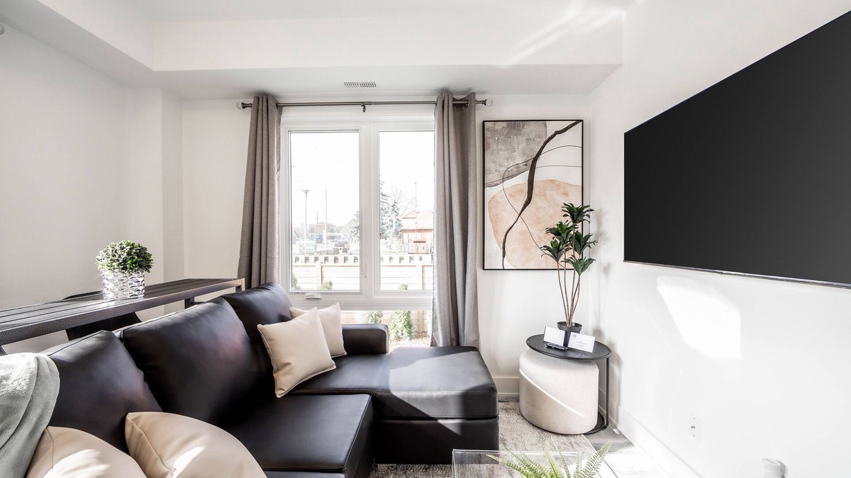 Niagara Falls House | *Sunrise x Falls* An Immaculate Stacked Town + Parking