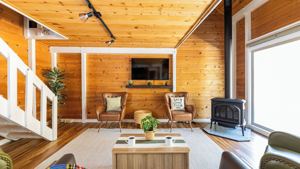 Sunriver Cabin | Sunriver Charmer-Updated Family Cabin w/SHARC, Village Access-Comfortable for 6