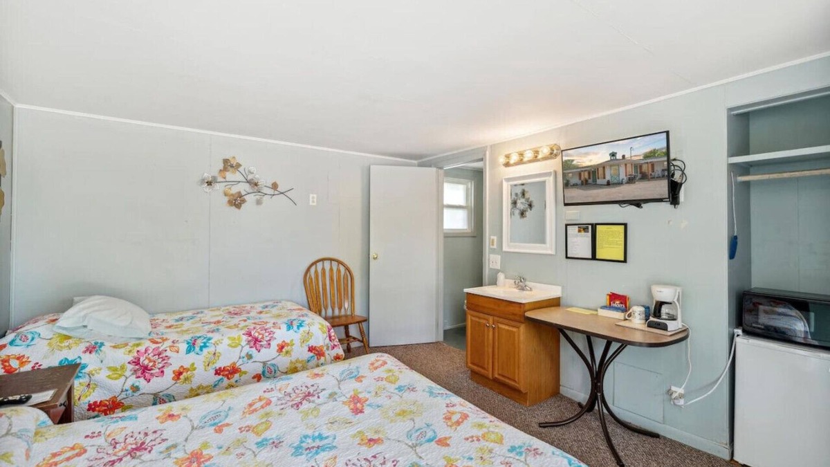 Hudson Hotel | Sunset Acres Motel - Number 3