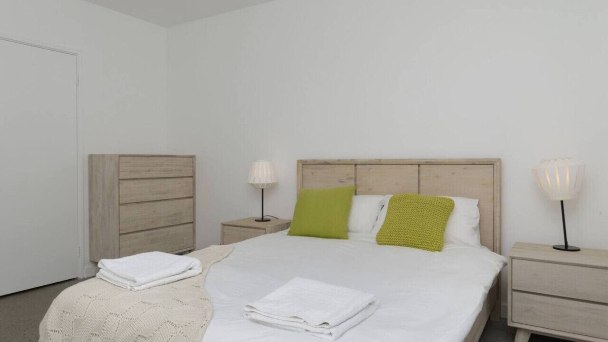 Marmion Apartment | Sunset Apartments - ‘Green’ gnd flr apt! 1BR.