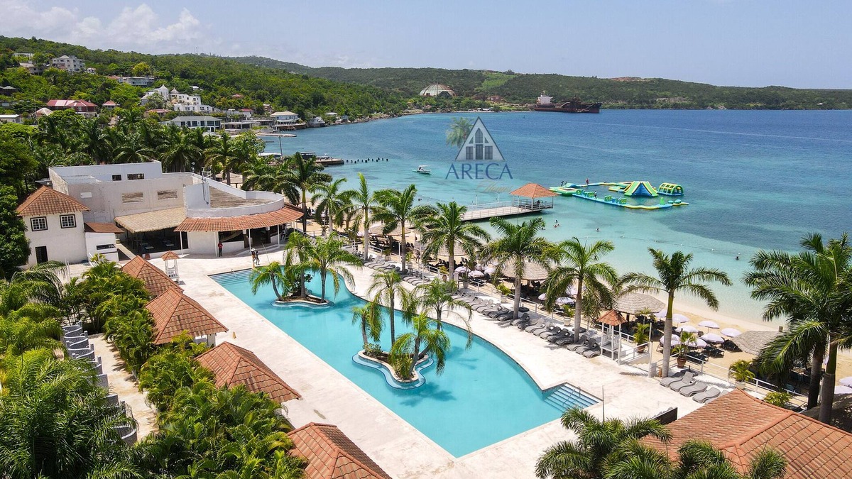 Discovery Bay Villa | Sunset at ArecaHomes~ Beach Access~ Pool & Water Park
