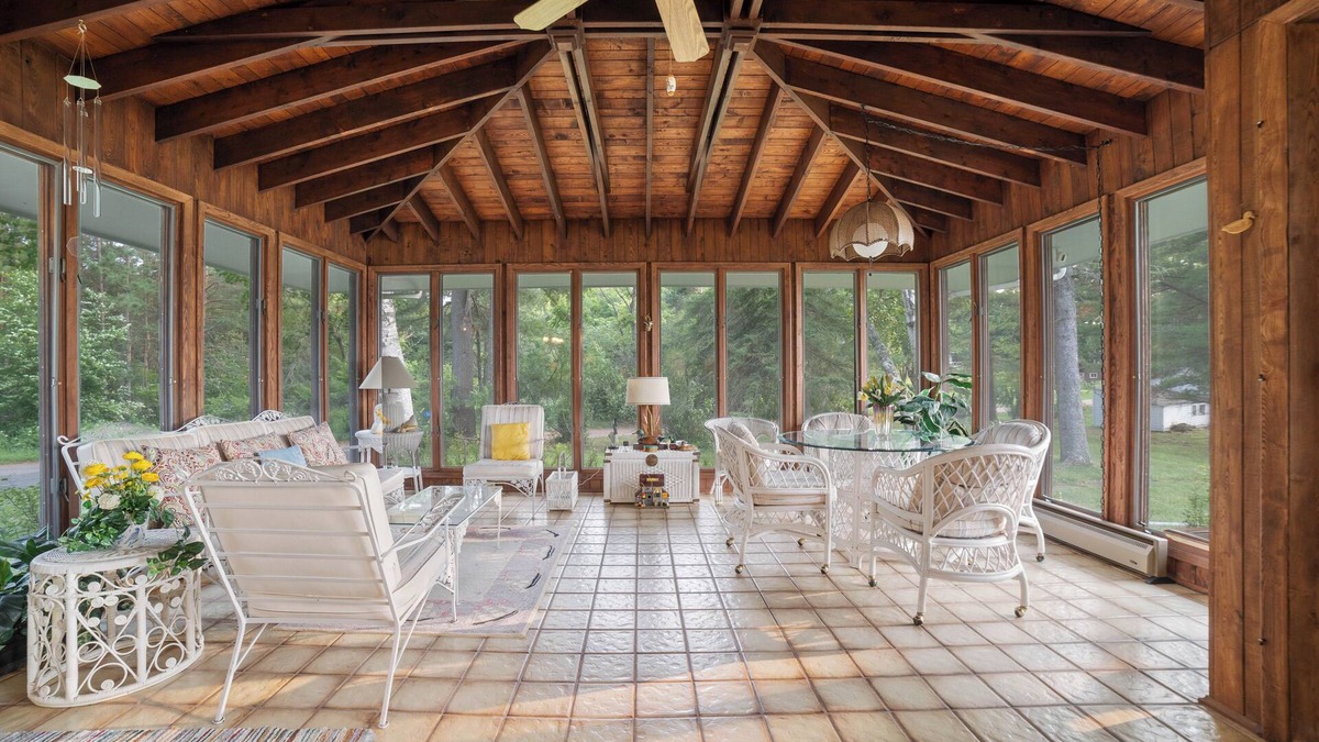 Carlton Cabin | Sunset Bay on Chub Lake - Your Lakeside Getaway