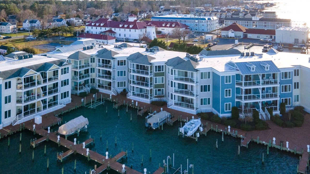 Deep Hole House | Sunset Bay Villa 118 - Waterfront, Deep-water boat slip!