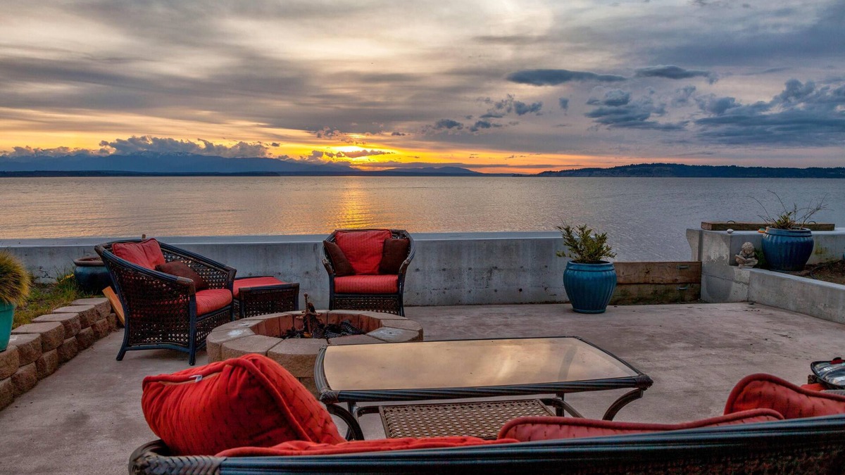 Maxwelton House | Sunset Beach Cottage - So.Whidbey Island. Langley, Kayak; Beachwalk, Clam, view