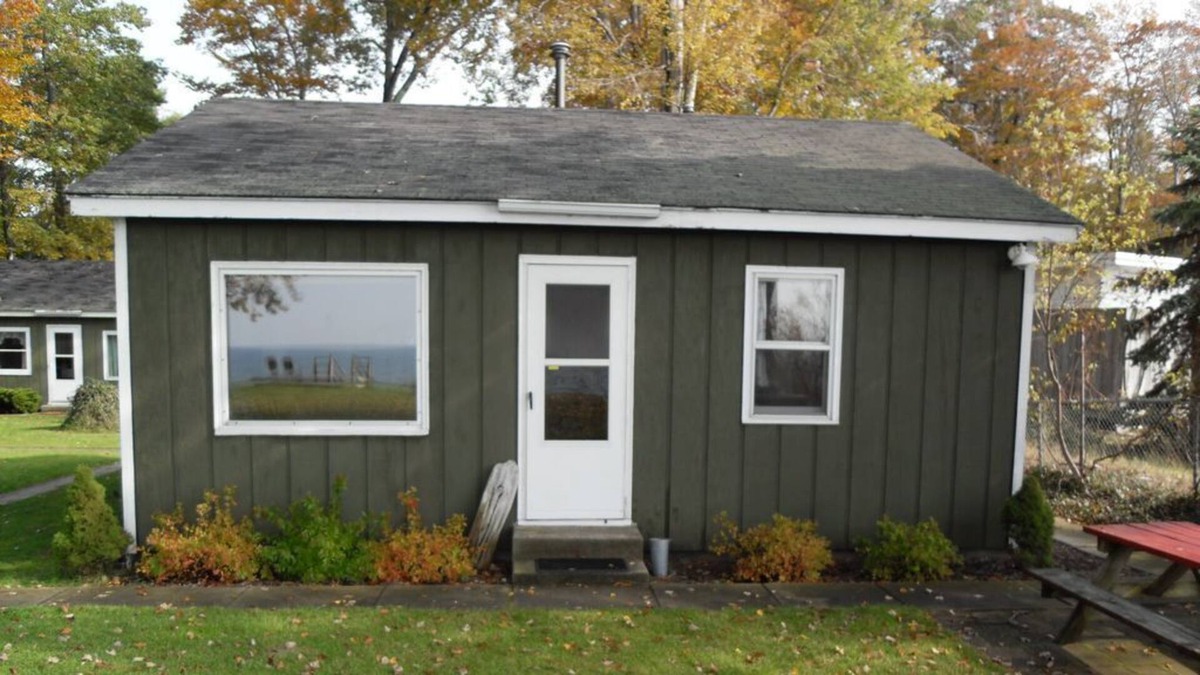 Muskegon Cottage | Sunset Beach Cottages #3 - Lake Michigan Shoreline