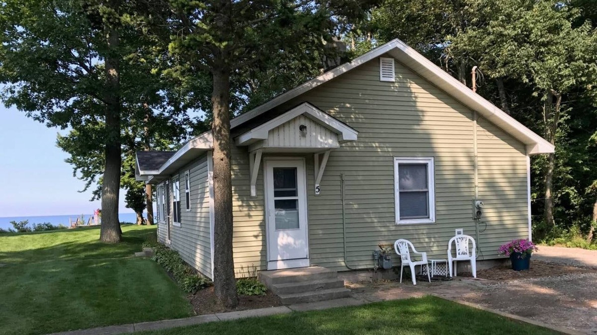 Muskegon Cottage | Sunset Beach Cottages #5 - Lake Michigan Shoreline