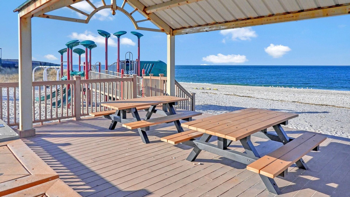 Baiting Hollow Cottage | Sunset Beach House:Amazing views,Secluded,Private Beach Cottage!