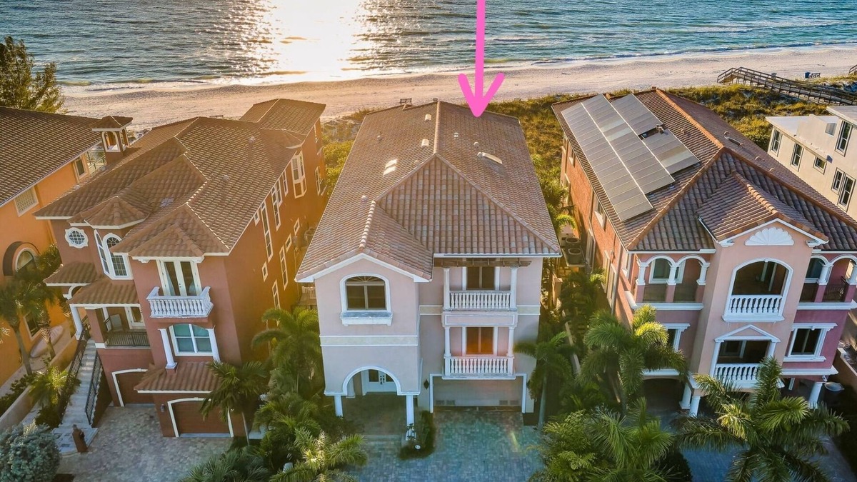Sunset Beach House | Sunset Beach Palace in Treasure Island - Beachfront