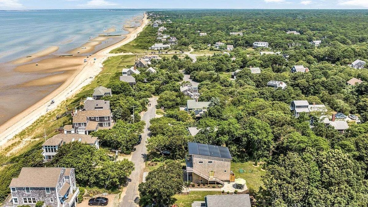 North Eastham House | Sunset Bluff: 028-E Modern Contemporary in Eastham with Water Views, Steps to Bay Beach