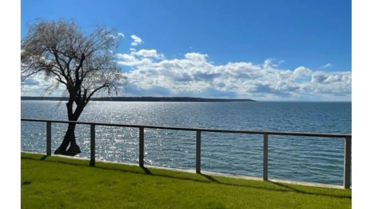 Eatons Neck House | Sunset Bluff: Breathtaking views of LI Sound.