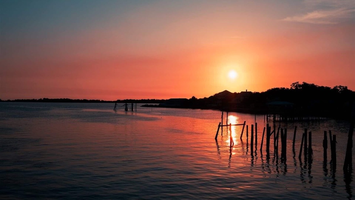 Cedar Key Cottage | Sunset Brooke's w/amazing sunset views!