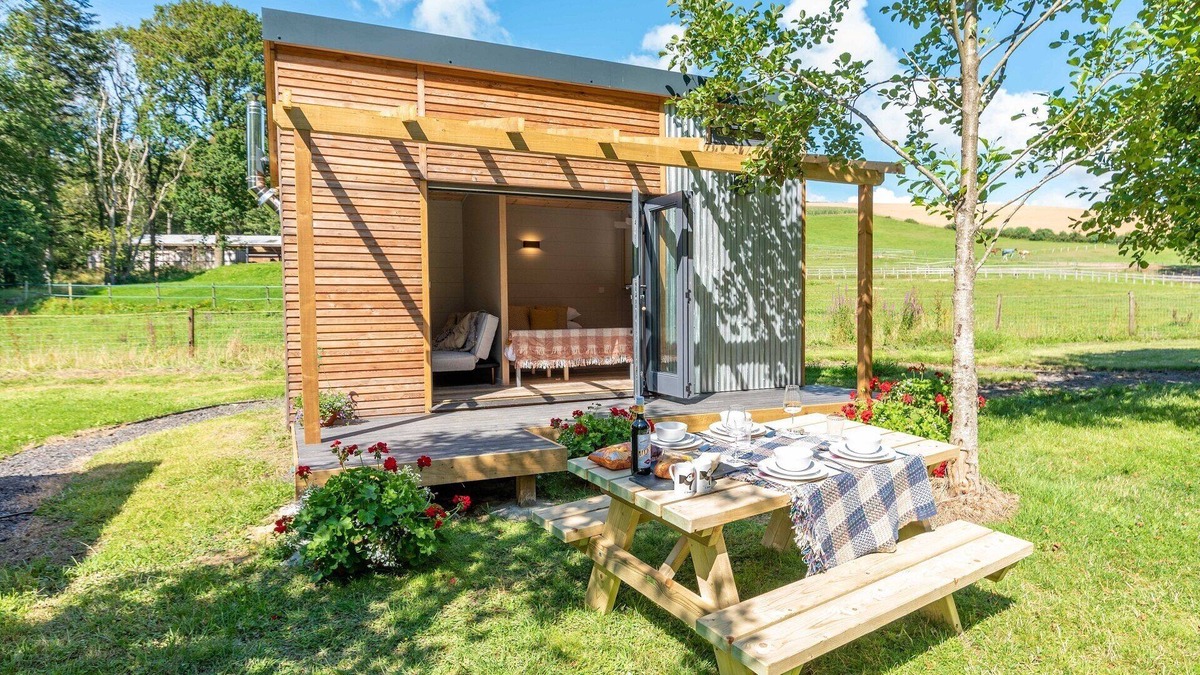 Barnstaple Cabin | Sunset Cabins - Open Plan, Sleeps 3