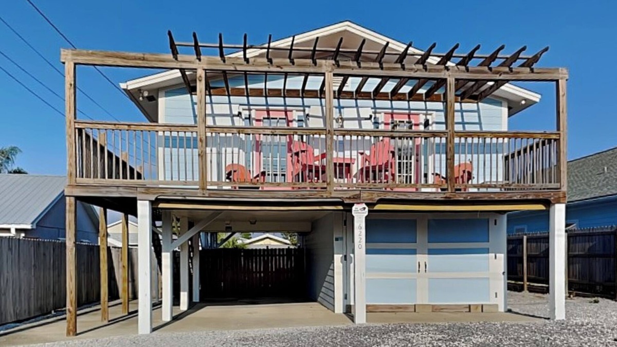Crescent Beach House | Sunset | Coastal Home, Close to Beach, Fire Pit, Corn Hole + Outdoor Shower