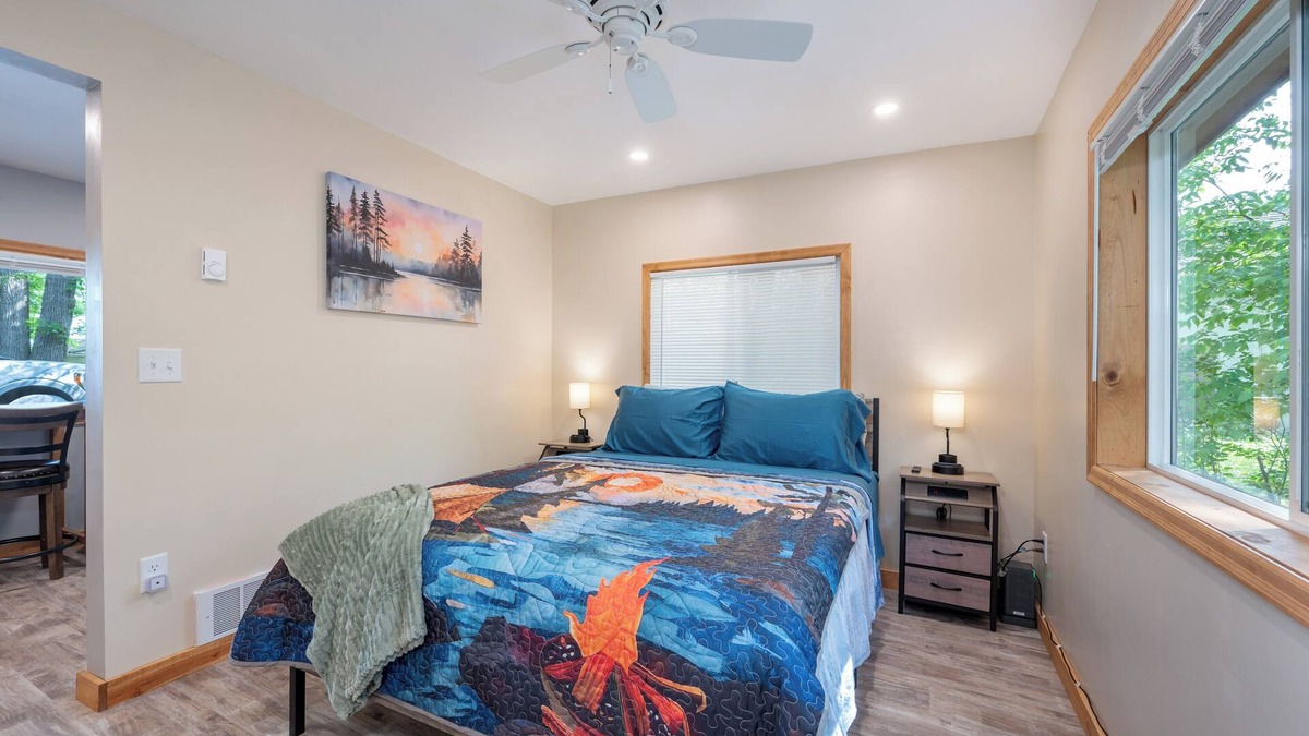 Grand Rapids Apartment | Sunset Cottage on McKinney Lake — Cozy 1BR/1BA with Kitchen & Dining