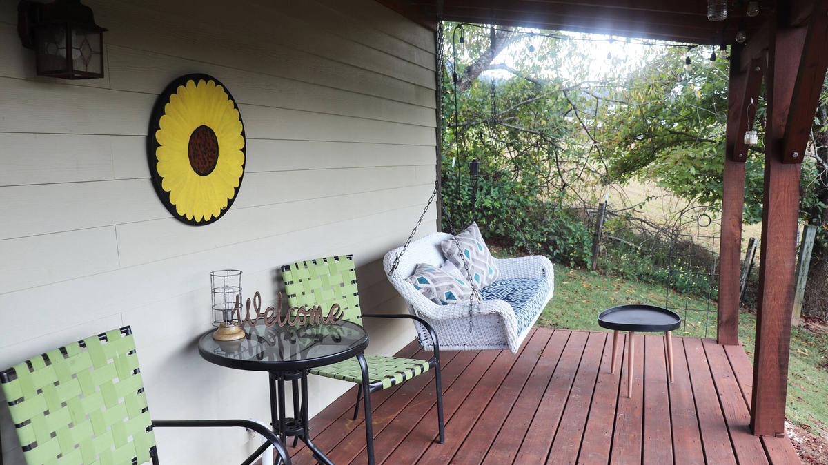 Clyde Cottage | Sunset Cottage with Beautiful Blue Ridge Mountain Views