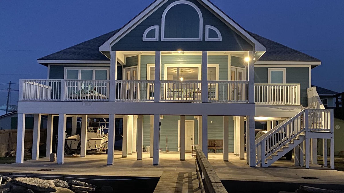 Rockport House | Sunset Cove-4 BR, 2 1/2 BA Waterfront Home. Sleeps 12-Private pier!