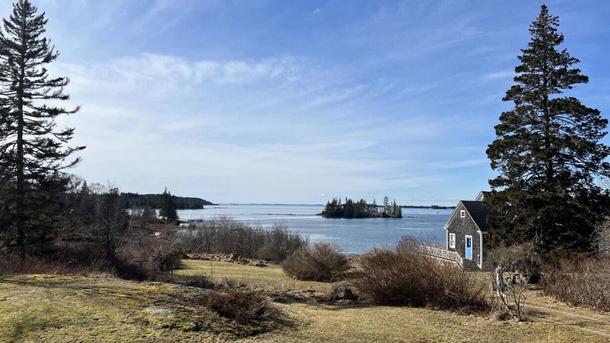 Vinalhaven House | Sunset Cove Cottage on Old Harbor