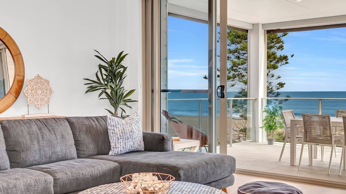 Moana Apartment | Sunset Delight Hamptons style Beachfront Living