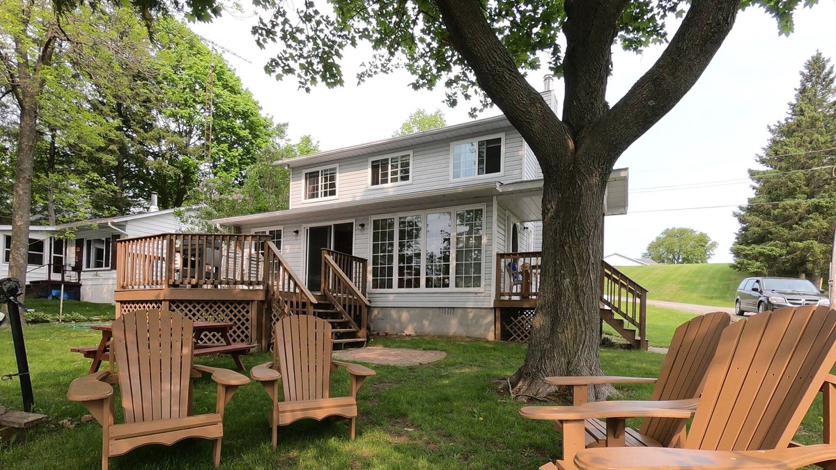 Rideau Lakes Ski Chalet | Sunset Delight - Westport Ontario