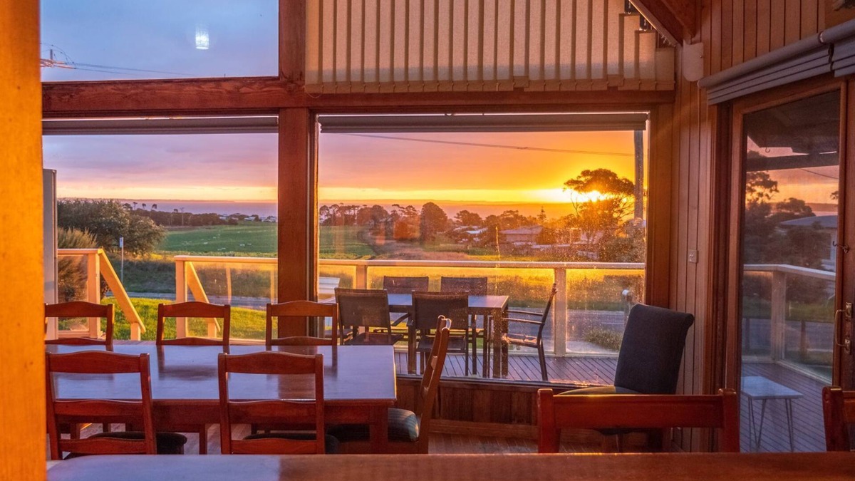Coronet Bay House | Sunset Dreams across the Sea