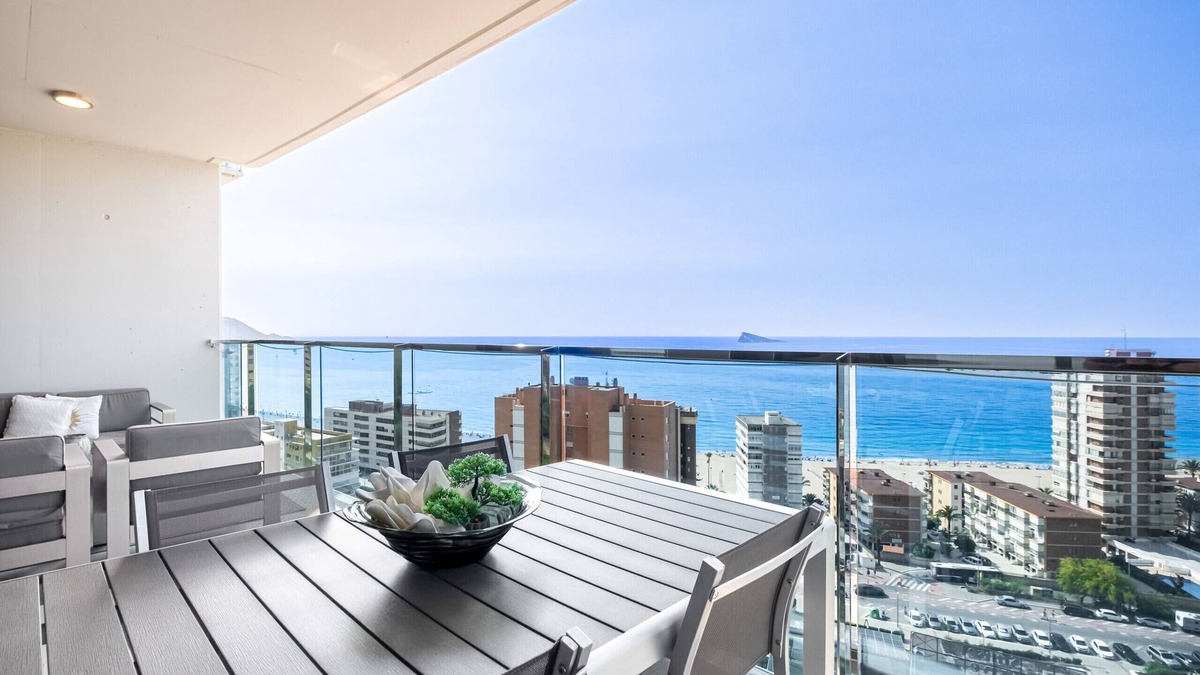 Cala Apartment | Sunset Drive Resort Apartment 9-18 Poniente Beach