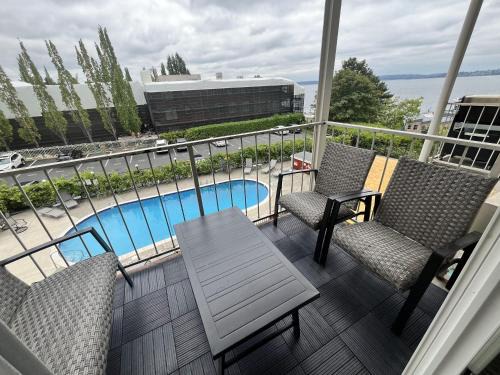 Moss Bay House | Sunset East 305