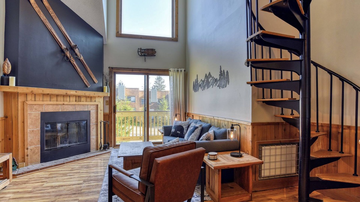 Snowshoe Condo | Sunset facing slopeside condo! Walking distance to Village & pet friendly!