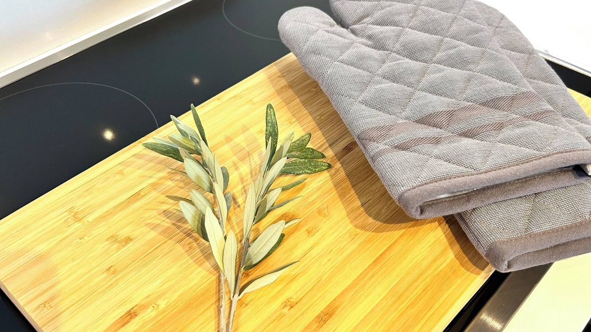 Vasa Koilaniou Apartment | Sunset Gardens: Where Every Stay feels like a Holiday/1-Bedroom Apartment
