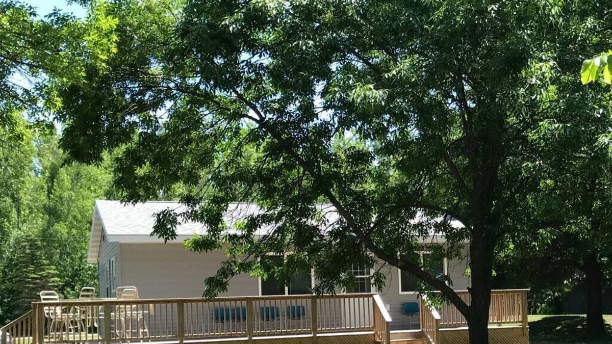 Agency Village House | Sunset Grove Cottage on Lake Traverse