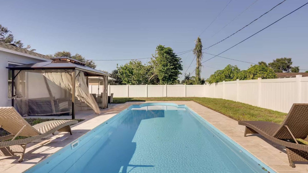 Port Saint Lucie Hotel | Sunset Harem Hideaway Port St. Lucie - Your Tropical Oasis with A Private Pool and Stunning Sunsets
