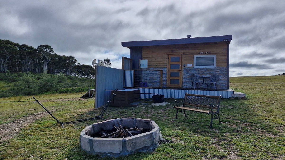 Fosters Valley Cabin | Sunset Hill off grid cabin couples retreat away from daily life routines.