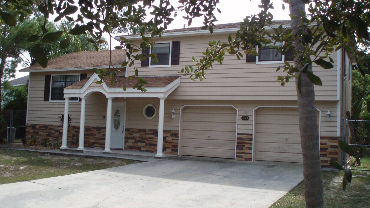 Tarpon Springs House | "SUNSET HOME", 0.6 MILES FROM HOWARD PARK AND BEACH - TARPON SPRINGS, FLORIDA