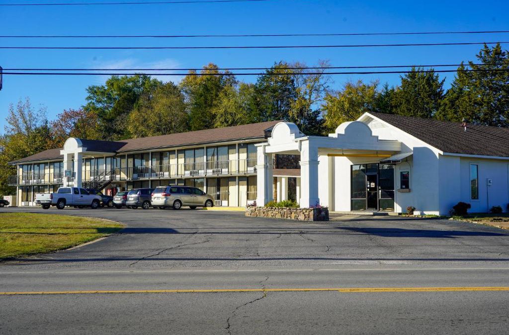 Clarksville Hotel | Sunset Inn Clarksville